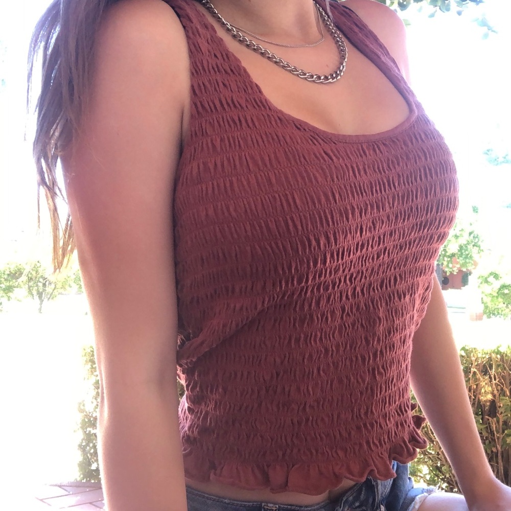 Pretty ruffled American eagle tank top.
